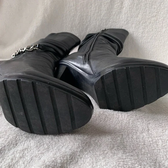 Arctica Exclusive Leather Waterproof Chained Heeled Boots - Picture 4 of 15